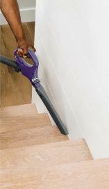 Shark Lift-Away with Powerfins and Self-Cleaning Brushroll ZD201