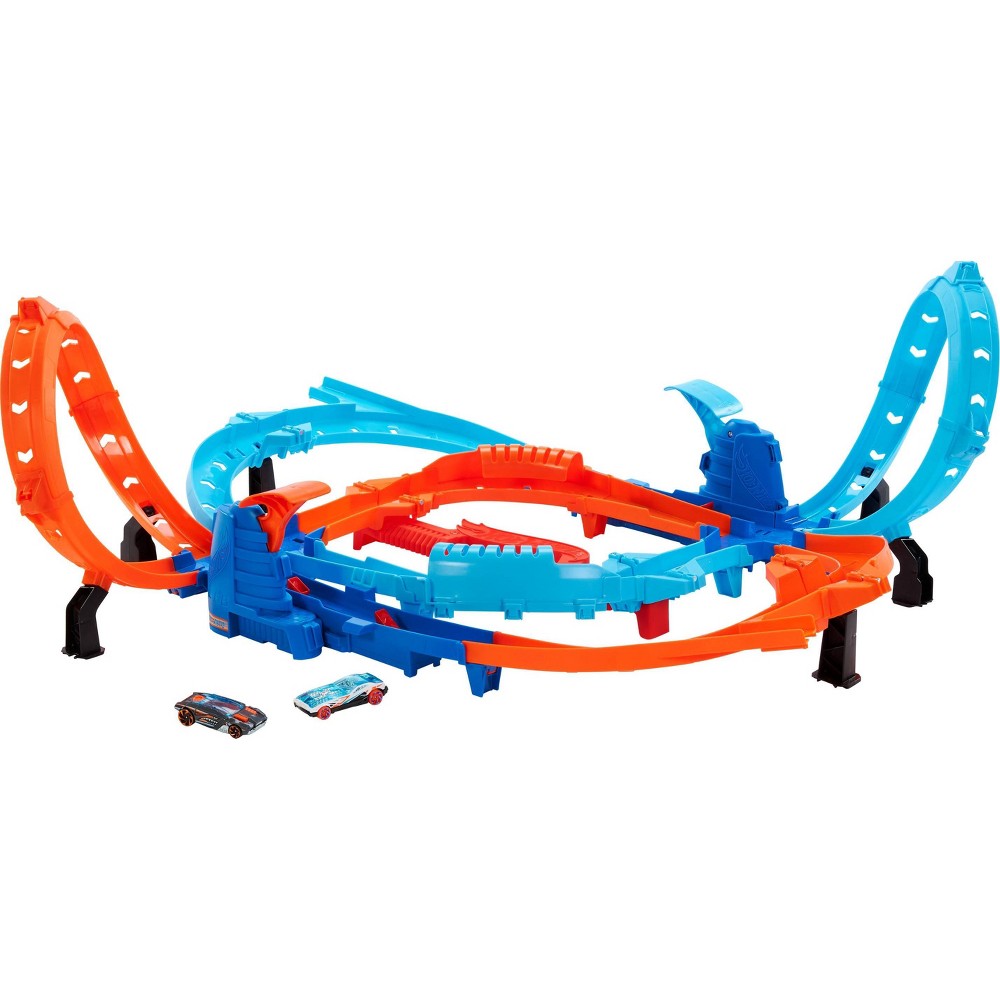 Hot Wheels Ultra Hots Blast Launch Face-Off Track Set with 2 1:64 Scale Toy Cars